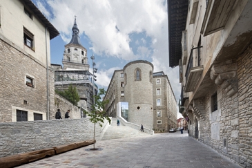 Mejora de la accesibilidad al centro histórico de Vitoria-Gasteiz . Álava . España