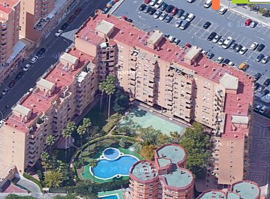 Edificación de viviendas y garajes y Urbanización interior . Alicante . Alacant . España