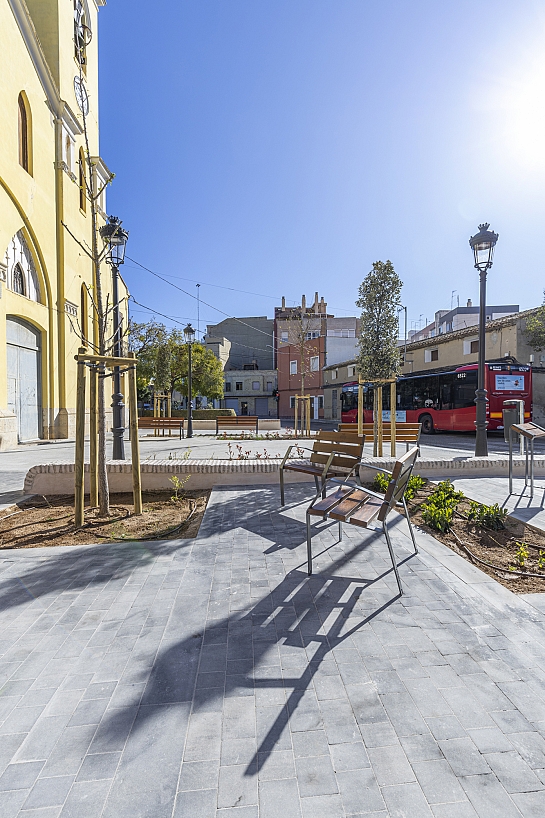 Remodelación de Plaza en Forn d'Alcedo . Valencia . València . España