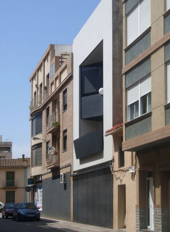 2002. VIVIENDA UNIFAMILIAR EN NULES . Nules . Castellón . España