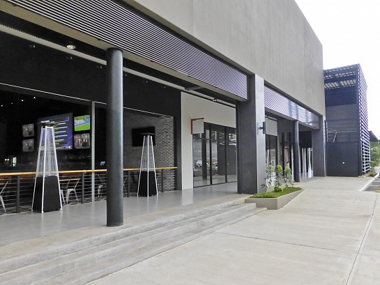 CELOSÍAS V-5 PARA UN CENTRO COMERCIAL